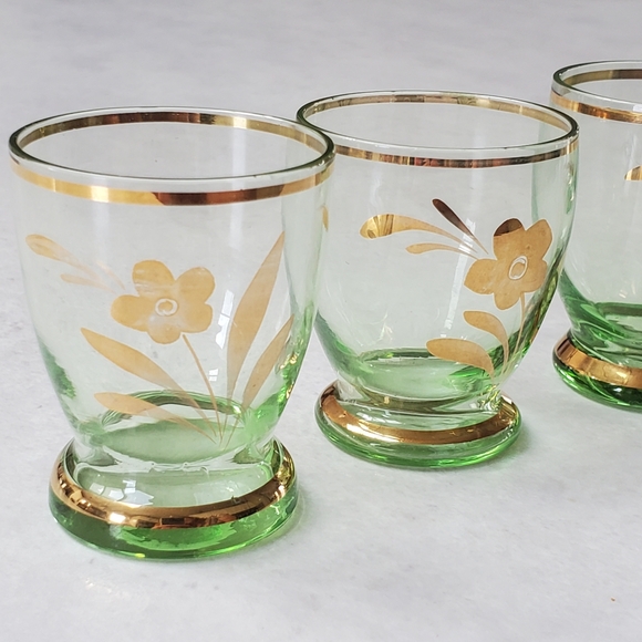 Delicate Glass Decanter with 3 Glasses. Handpainted Butterfly, Dragonfly, Gold - Picture 7 of 13